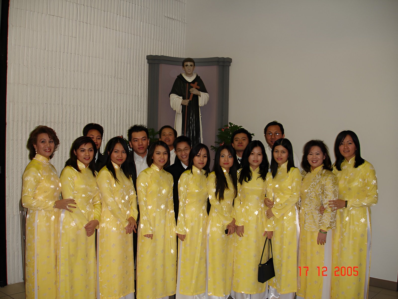 Ca Đoàn Hiển Linh